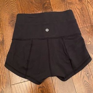 LULULEMON SHORTS✨